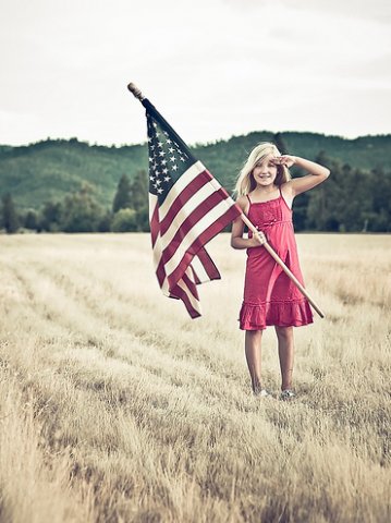 девушки с американским флагом