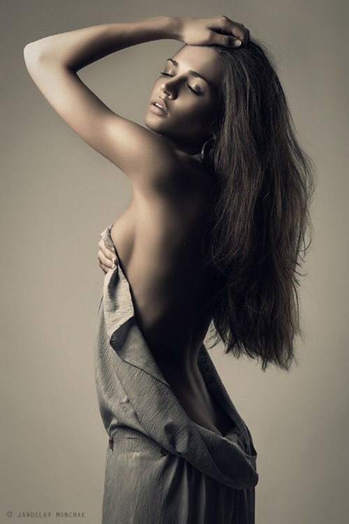 Фото Девушка с оголенной спиной, фотограф Yaroslav Monchak / Ярослав Мончак