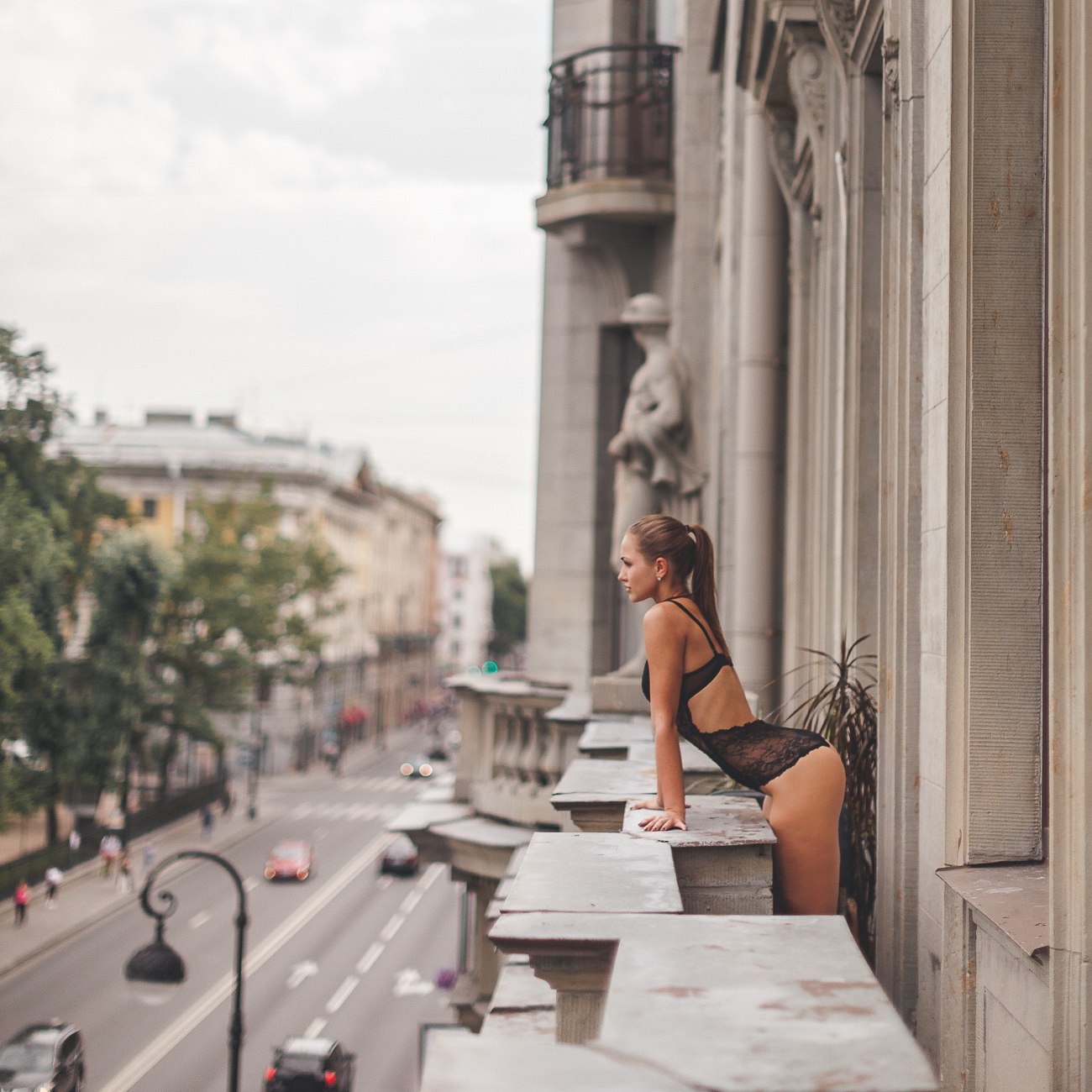 Photo girl in black lingerie on the balcony, photographer stanislav akhunov photo girl in black lingerie on the balcony, photogr.