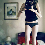 Аватар Девушка фотографирует