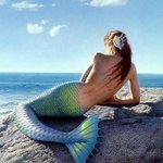 99px.ru аватар Русалка задумчева смотрит вдаль