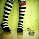 99px.ru аватар Ножки в полосатых гольфах и лягушка