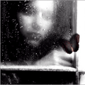 99px.ru аватар Дождик по стеклу,бабочка и одинокая девушка