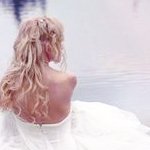 Аватар невеста около воды