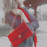 99px.ru аватар девушка с красной сумкой Chanel