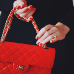 99px.ru аватар Девушка с красной сумкой Chanel