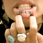 99px.ru аватар Девушка с надписью FUCK OFF на губе