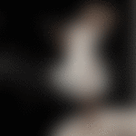 Аватар Девушка в платье стоит на планете