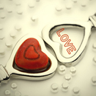 Аватар Брелоки с сердечком и надписью LOVE
