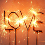 99px.ru аватар надпись LOVE с бенгальскими огнями