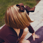 99px.ru аватар Девушка с коричневым бантиком в волосах