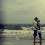 99px.ru аватар Парень и девушка целуются на фоне моря