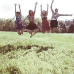 99px.ru аватар Четыре радостные девушки на природе