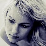 Аватар Девушка в черно-белых тонах