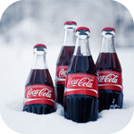99px.ru аватар Четыре бутылки Coca-Cola охлаждаются в снегу