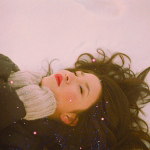 99px.ru аватар Девушка лежит на снегу