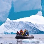 99px.ru аватар Люди на лодке в окружении льда