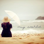99px.ru аватар Девушка с зонтом сидит у моря ('My world' / 'Мой мир')