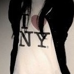 Аватар Девушка в футболке с надписью I Love NY (Я Люблю Нью-Йорк)