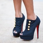 Аватар Девушка в ботильонах от Christian Louboutin