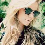 99px.ru аватар Девушка в очках Ray-Ban