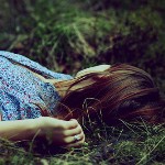99px.ru аватар Девушка лежит на траве