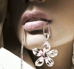 99px.ru аватар Девушка с розовыми губками и цветком