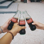 Аватар Люди пьют Кока-Колу (Coca-Cola)