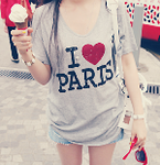 Аватар Девушка в тунике с надписью 'I love Paris' / 'Я люблю Париж' держит мороженое