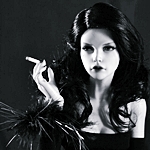 Аватар Девушка-кукла с сигаретой в руках