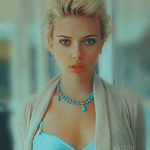 Аватар Scarlett Johansson / Скарлетт Йохансон в с голубыми бусами и в голубом платье
