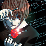 Аватар Лайт Ягами из аниме 'Death Note / Тетрадь Смерти' с яблоком, пронзённым ножом, и ручкой в руке