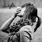 Аватар Девушка закрыла рот рукой ('Life'/ 'Жизнь')