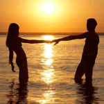 99px.ru аватар Двое влюблённых в море встречают восход