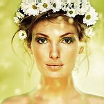 Аватар Девушка в венке из ромашек