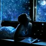 99px.ru аватар Девушка лежит на подоконнике и смотрит на сияющие звезды