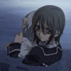 Аватар Юки обнимает Зеро стоя в воде (аниме 'Рыцарь Вампир/Vampire Knight'