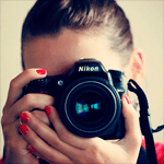 99px.ru аватар Девушка снимает фотоаппаратом Nikon