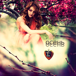 99px.ru аватар Девушка сидит на ветке дерева (осень)