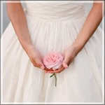 99px.ru аватар Розовая роза в руках девушки