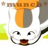 99px.ru аватар Nyanko-sensei / Котя-сенсей из аниме Тетрадь дружбы Нацумэ / Natsume Yuujinchou / Natsume`s Book of Friends кушает (*munch*)