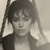 Аватар Keira Knightley / Кира Найтли в роли Элизабет Беннет / Elizabeth Bennet на качелях, кадр из фильма Гордость и предубеждение / Pride and prejudice