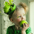 99px.ru аватар Девочка с зелёным яблоком