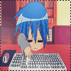 Аватар Коната Идзуми / Izumi Konata из аниме Счастливая Звезда / Lucky Star тыкает пальцем по кнопочке на клавиатуре