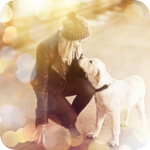 99px.ru аватар Девушка в шапке, сидя на корточках разговаривает с собакой