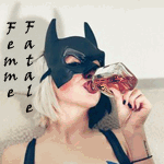 99px.ru аватар Девушка в маске пьет алкоголь из бутылки  (Femme Fatale)