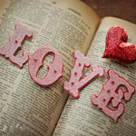 Аватар Love / Любовь и сердечко на странице книги