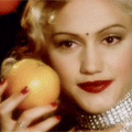 Аватар Кадр из клипа группы No Doubt  'Don't speak', исполняет Гвен Стефани / Gwen Stefani