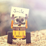 Аватар Робот Валл·И держит табличку с надписью Smile / Улыбнись (мультфильм ВАЛЛ·И / WALL·E)