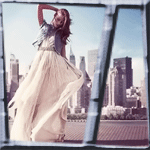 Аватар Девушка на крыше высотного здания